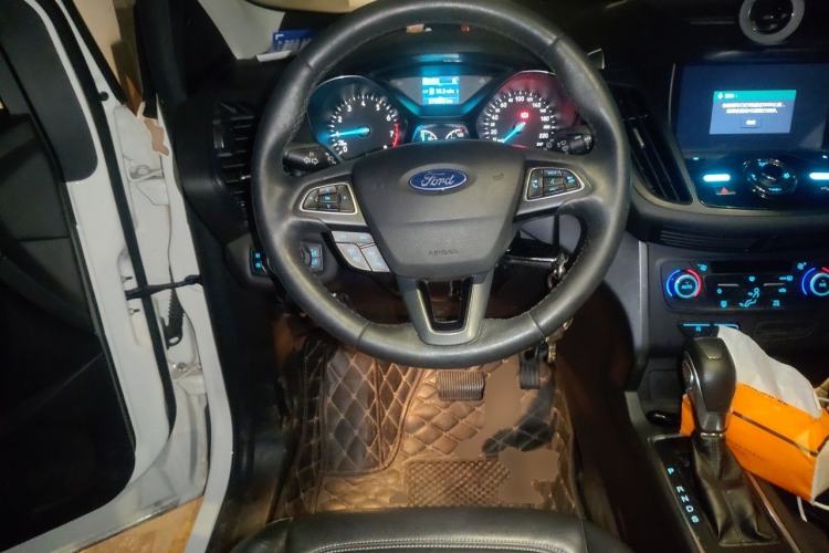 Used Ford Kuga 2018 EcoBoost 180 Two-Wheel-Drive Platinum Edition Steering Wheel