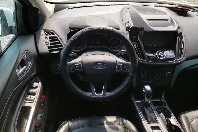 Used Ford Kuga 2018 EcoBoost 180 Two-Wheel-Drive Platinum Edition Steering Wheel