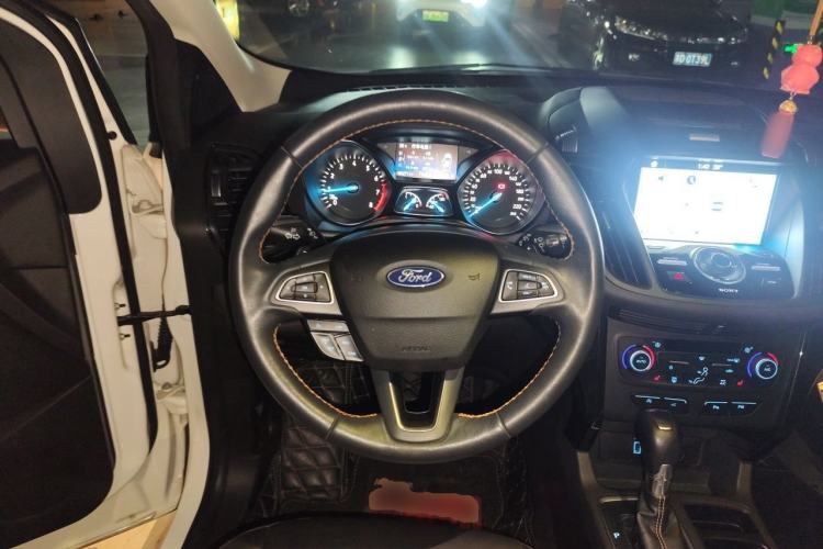 Used Ford Kuga 2018 EcoBoost 245 All-Wheel-Drive Sport Model Steering Wheel