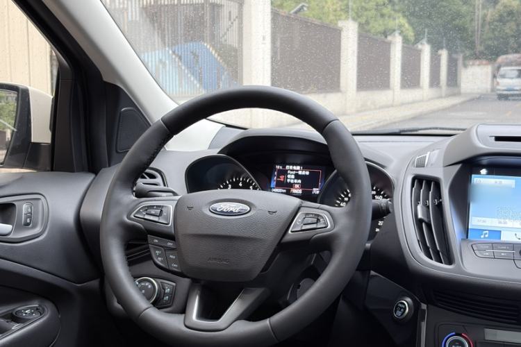 Used Ford Kuga 2018 EcoBoost 180 Four-Wheel Drive Luxury Wing Model Steering Wheel