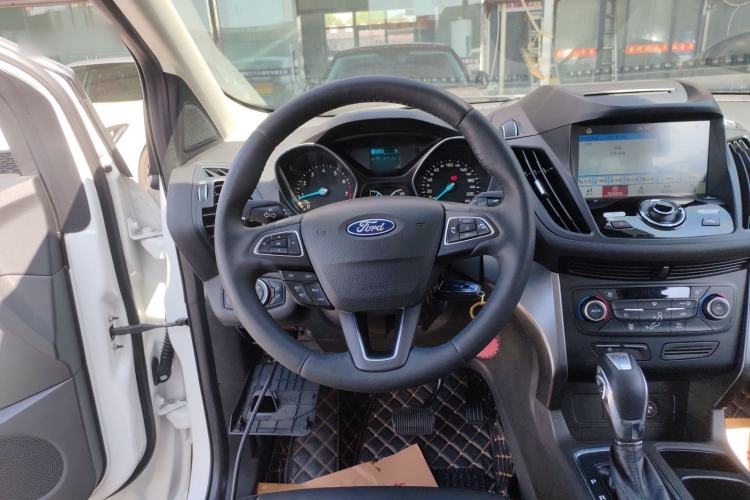 Used Ford Kuga 2018 EcoBoost 180 Two-Wheel-Drive Platinum Edition Steering Wheel