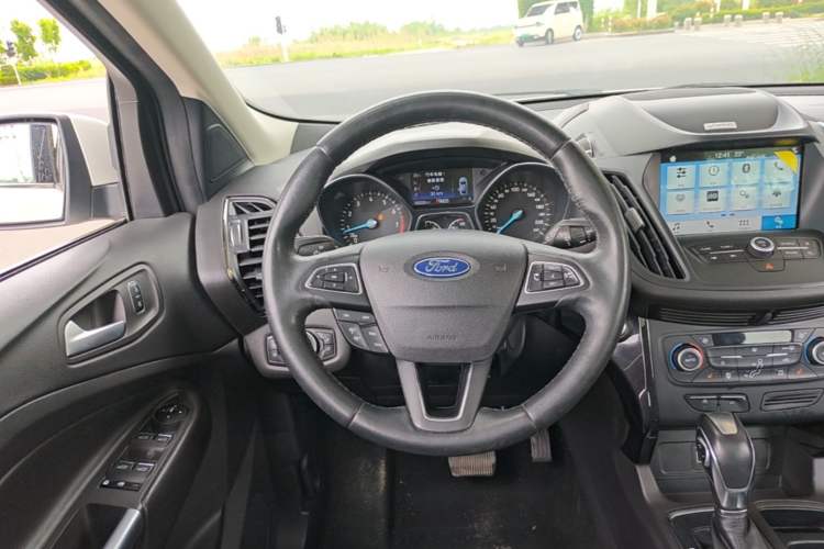 Used Ford Kuga 2018 Facelifted EcoBoost 180 Two-Wheel Drive Luxury Wing Edition Steering Wheel