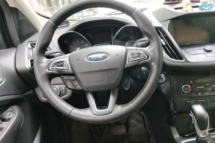 Used Ford Kuga 2018 EcoBoost 245 Four-Wheel Drive Luxury Wing Model Steering Wheel