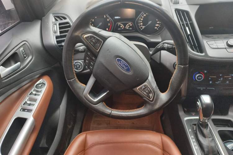 Used Ford Kuga 2018 EcoBoost 180 Two-Wheel-Drive Cognac Special Edition Steering Wheel