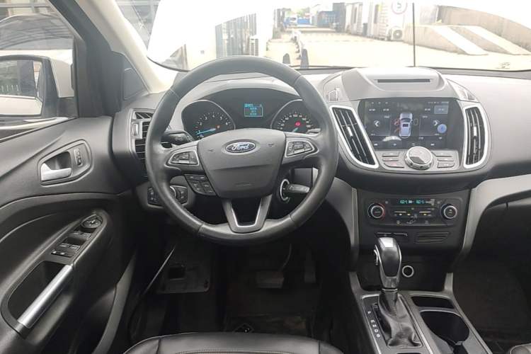 Used Ford Kuga 2018 EcoBoost 180 Two-Wheel-Drive Platinum Edition Steering Wheel