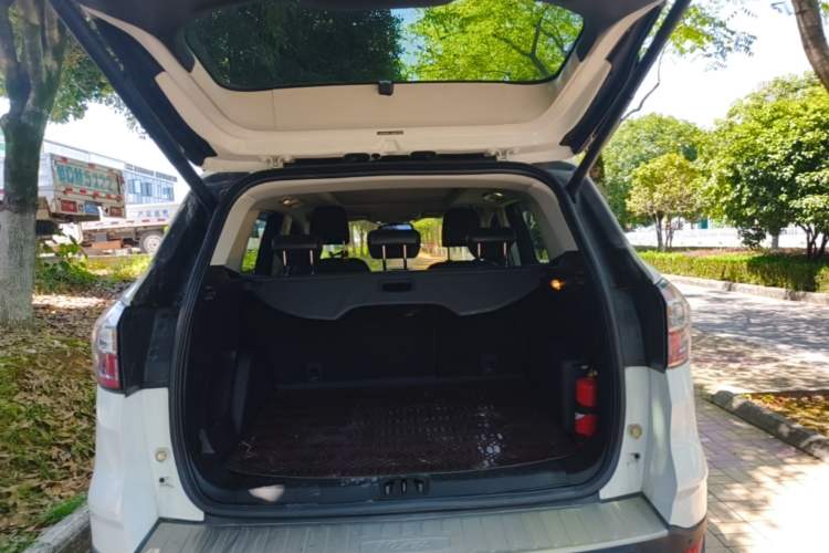 Used Ford Kuga 2018 EcoBoost 180 Two-Wheel-Drive Luxury Wing Edition Trunk