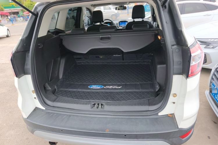 Used Ford Kuga 2018 EcoBoost 180 Two-Wheel-Drive Platinum Edition Trunk