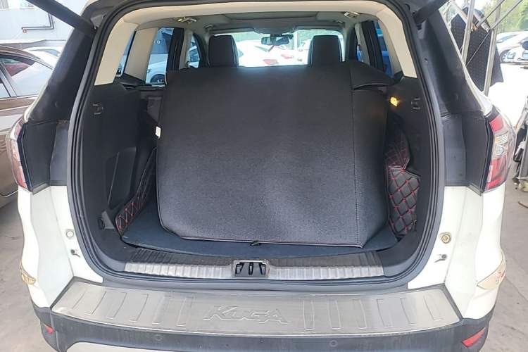 Used Ford Kuga 2018 EcoBoost 180 Two-Wheel-Drive Luxury Wing Edition Trunk