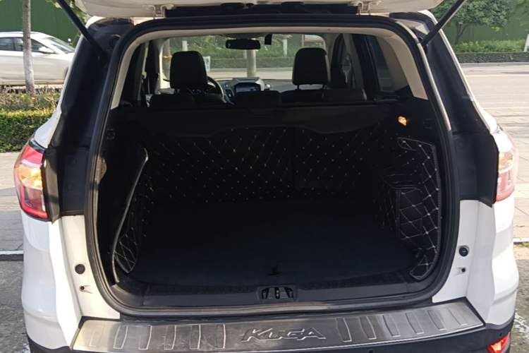 Used Ford Kuga 2018 EcoBoost 180 Two-Wheel-Drive Platinum Edition Trunk