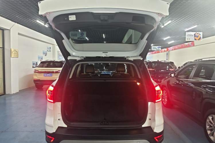 Used Ford Kuga 2018 Facelifted EcoBoost 180 Two-Wheel Drive Luxury Wing Edition Trunk