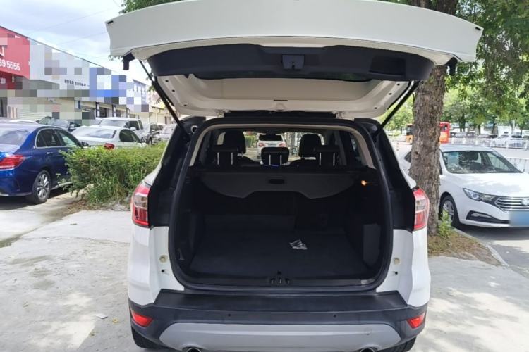 Used Ford Kuga 2018 EcoBoost 180 Two-Wheel-Drive Platinum Edition Trunk
