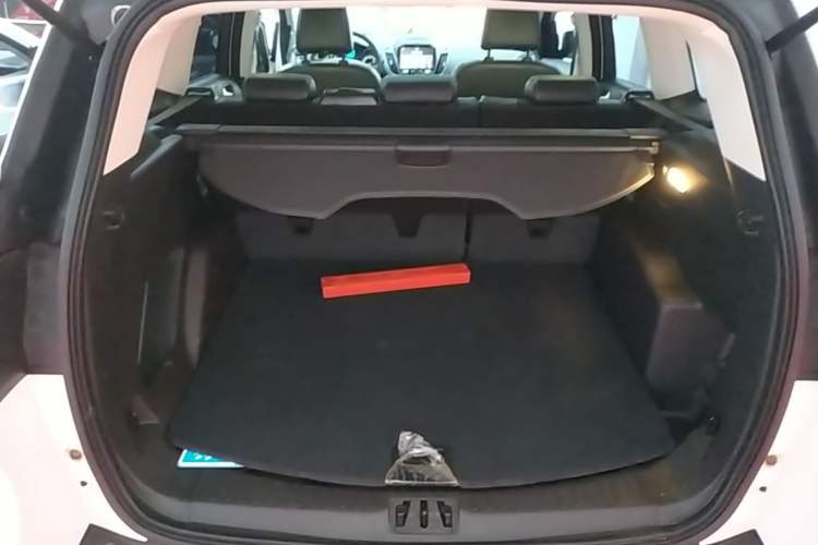 Used Ford Kuga 2018 EcoBoost 180 Two-Wheel-Drive Platinum Edition Trunk