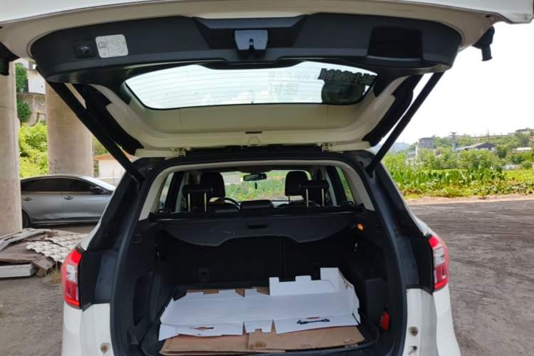 Used Ford Kuga 2018 EcoBoost 180 Two-Wheel-Drive Luxury Wing Edition Trunk