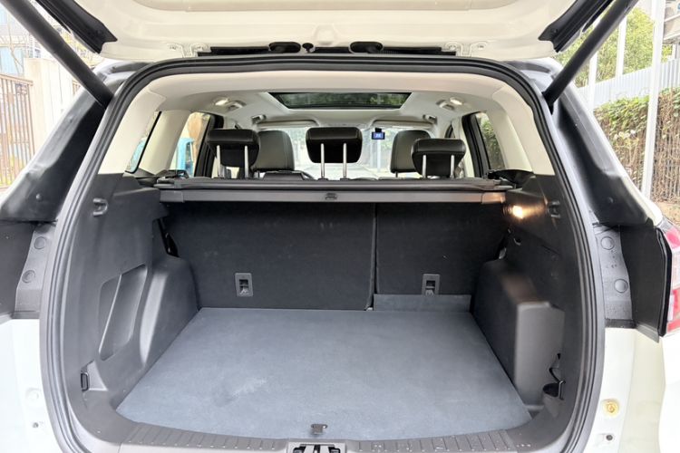 Used Ford Kuga 2018 EcoBoost 180 Four-Wheel Drive Luxury Wing Model Trunk
