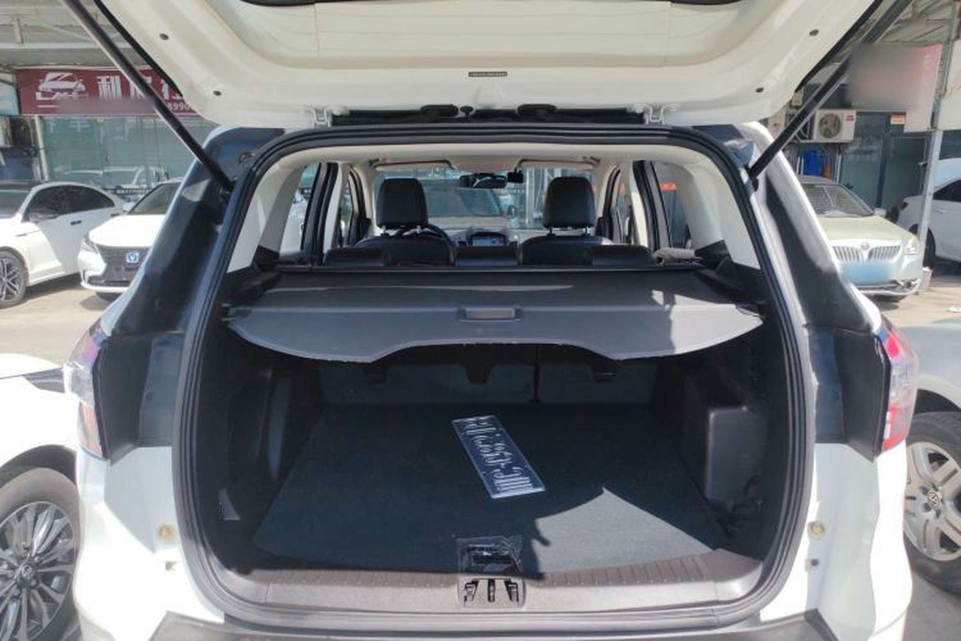 Used Ford Kuga 2018 EcoBoost 180 Two-Wheel-Drive Platinum Edition Trunk