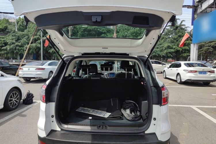 Used Ford Kuga 2018 EcoBoost 180 Two-Wheel-Drive Platinum Edition Trunk