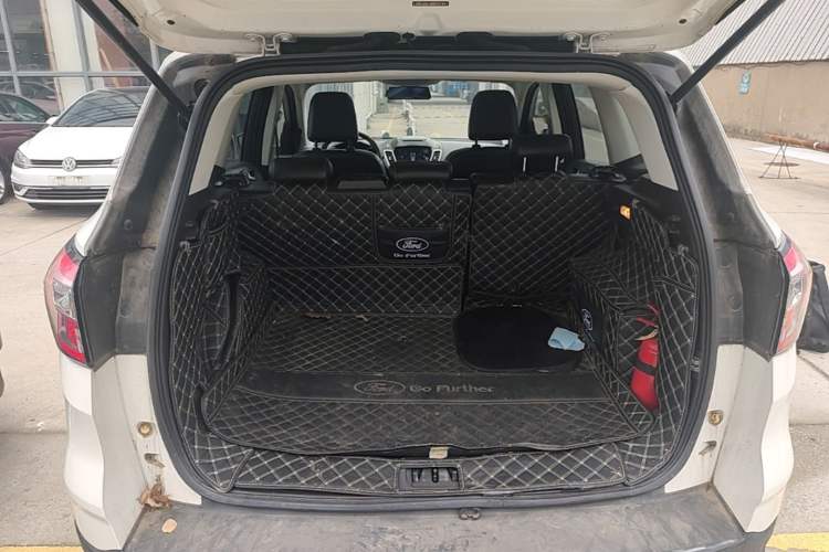 Used Ford Kuga 2018 EcoBoost 180 Two-Wheel-Drive Platinum Edition Trunk