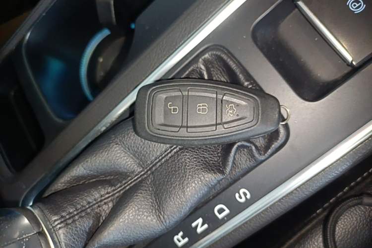 Used Ford Kuga 2018 EcoBoost 180 Two-Wheel-Drive Luxury Wing Edition Vehicle Key