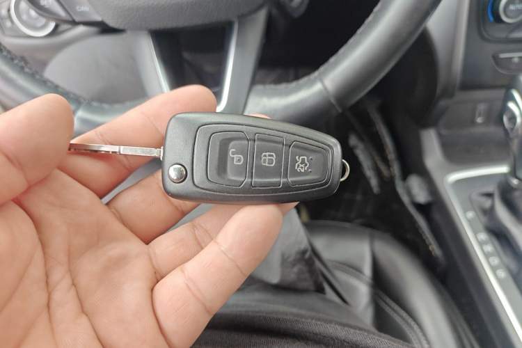 Used Ford Kuga 2018 EcoBoost 180 Two-Wheel-Drive Platinum Edition Vehicle Key