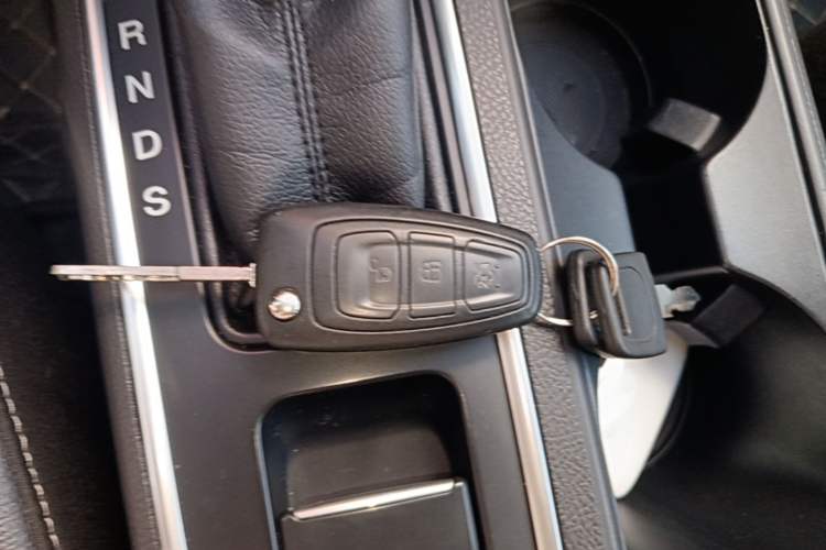 Used Ford Kuga 2018 EcoBoost 180 Two-Wheel-Drive Platinum Edition Vehicle Key