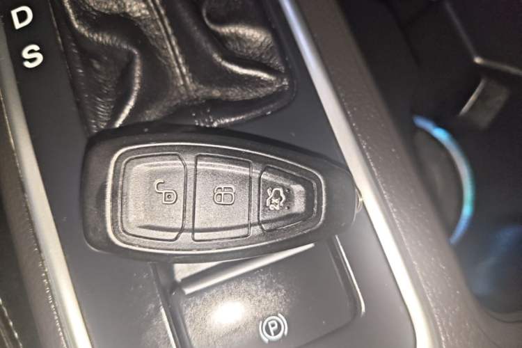 Used Ford Kuga 2018 Facelifted EcoBoost 180 Two-Wheel Drive Luxury Wing Edition Vehicle Key