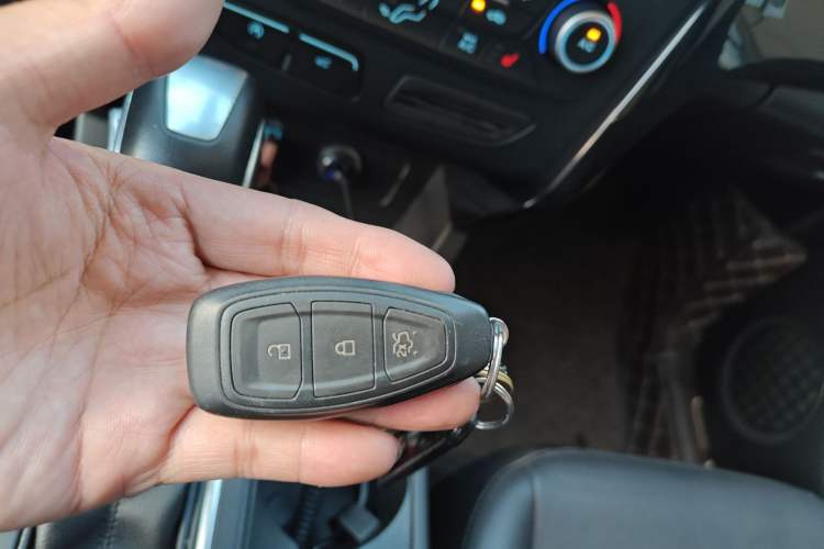 Used Ford Kuga 2018 Facelifted EcoBoost 180 Two-Wheel Drive Luxury Wing Edition Vehicle Key