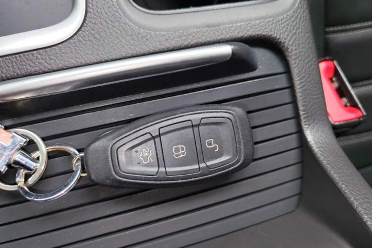 Used Ford Kuga 2018 Facelifted EcoBoost 180 Two-Wheel Drive Luxury Wing Edition Vehicle Key
