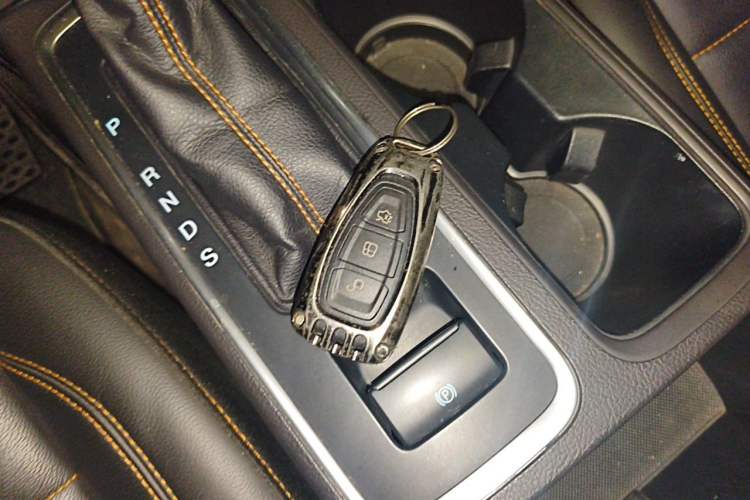 Used Ford Kuga 2018 EcoBoost 245 All-Wheel-Drive Sport Model Vehicle Key