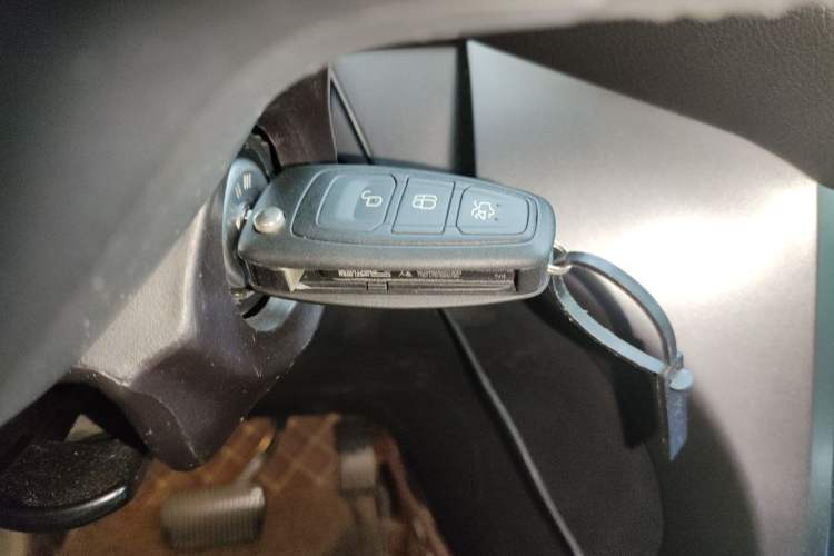 Used Ford Kuga 2018 Facelifted EcoBoost 180 Two-Wheel-Drive Platinum Wing Edition Vehicle Key