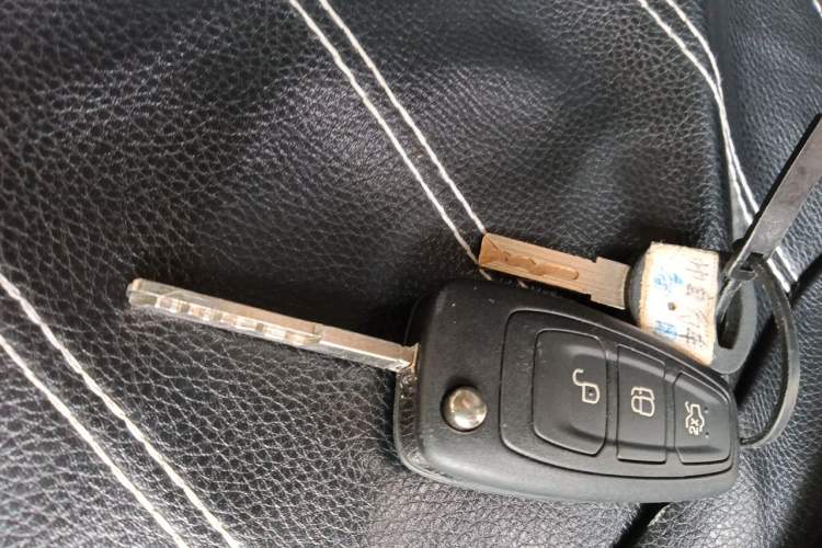 Used Ford Kuga 2018 Facelifted EcoBoost 180 Two-Wheel-Drive Platinum Wing Edition Vehicle Key
