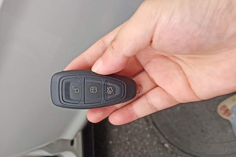 Used Ford Kuga 2018 Facelifted EcoBoost 180 Two-Wheel Drive Luxury Wing Edition Vehicle Key
