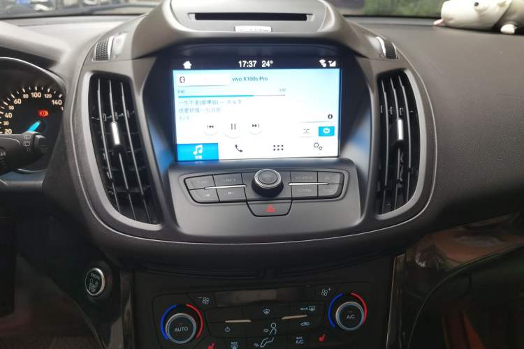 Used Ford Kuga 2018 Facelifted EcoBoost 180 Two-Wheel Drive Luxury Wing Edition Audio And AC Panel