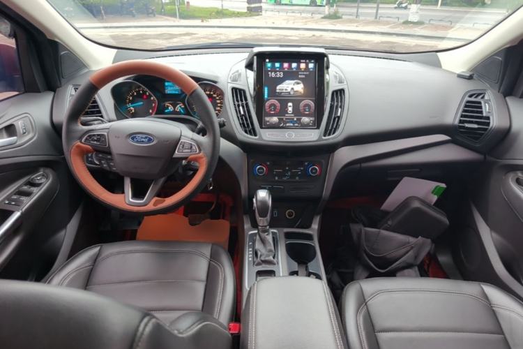 Used Ford Kuga 2018 EcoBoost 180 Two-Wheel-Drive Platinum Edition Center Console