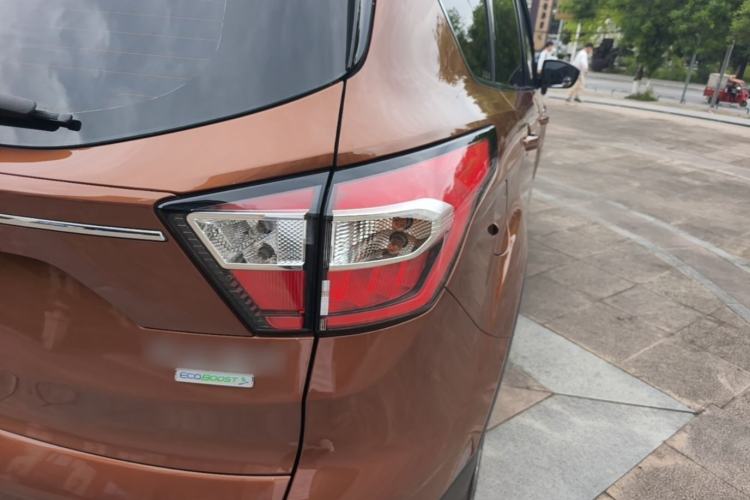 Used Ford Kuga 2018 EcoBoost 180 Two-Wheel-Drive Platinum Edition Exterior 3