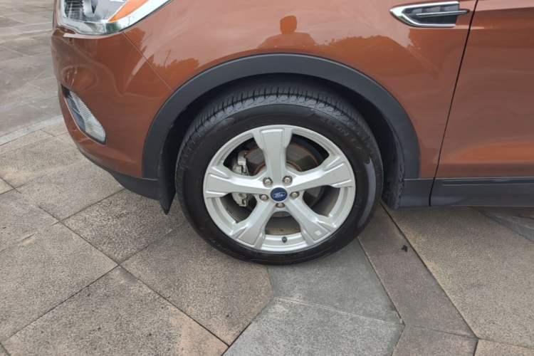 Used Ford Kuga 2018 EcoBoost 180 Two-Wheel-Drive Platinum Edition Exterior 4