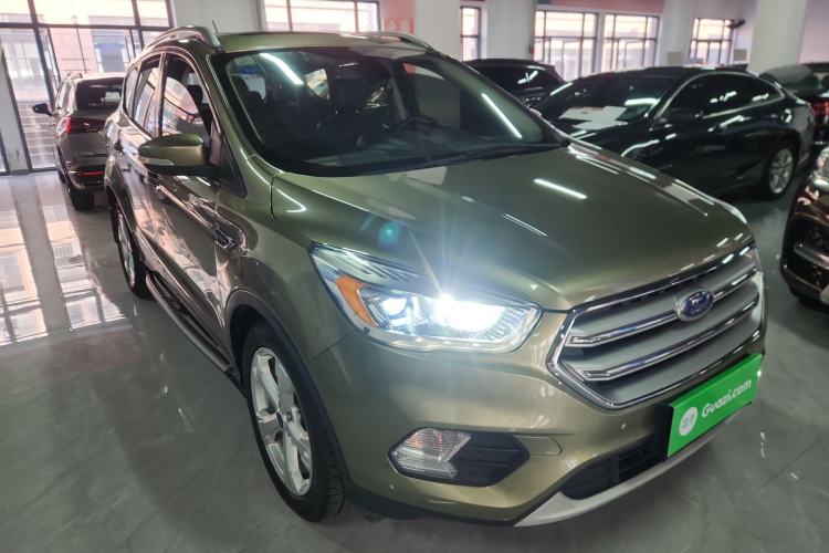 Used Ford Kuga 2018 EcoBoost 180 Two-Wheel-Drive Platinum Edition Front Right 45 Deg