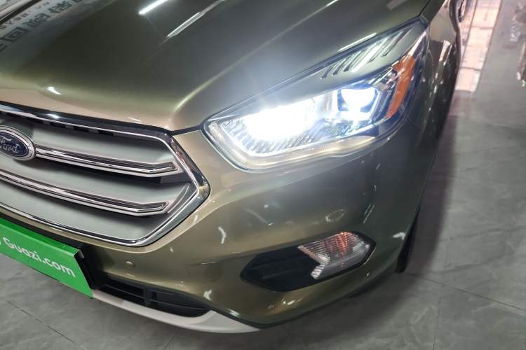 Used Ford Kuga 2018 EcoBoost 180 Two-Wheel-Drive Platinum Edition Left Front Headlight