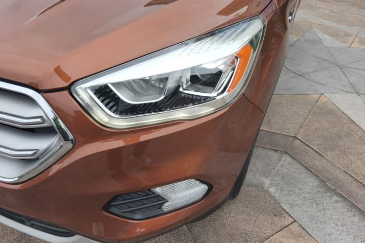 Used Ford Kuga 2018 EcoBoost 180 Two-Wheel-Drive Platinum Edition Left Front Headlight