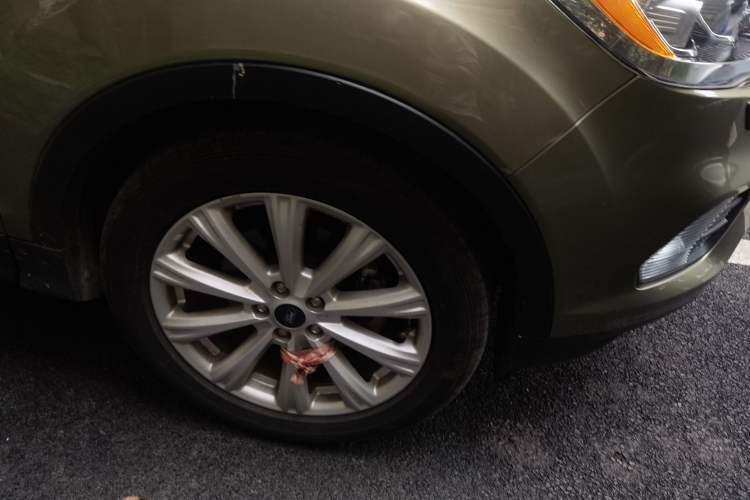 Used Ford Kuga 2018 Facelifted EcoBoost 180 Two-Wheel Drive Luxury Wing Edition Right Front Wheel Hub