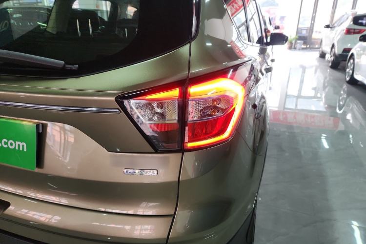Used Ford Kuga 2018 EcoBoost 180 Two-Wheel-Drive Platinum Edition Right Rear Taillight