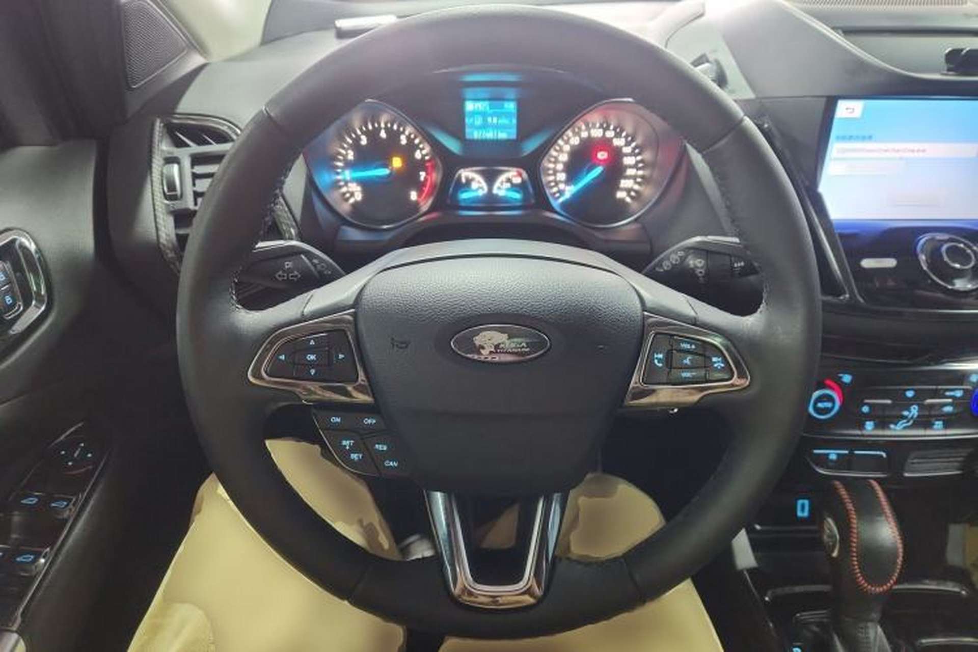 Used Ford Kuga 2018 EcoBoost 180 Two-Wheel-Drive Platinum Edition Steering Wheel