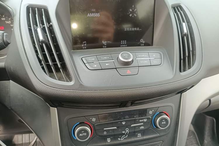 Used Ford Kuga 2019 EcoBoost 180 Two-Wheel-Drive Platinum Edition China VI Standard Audio And AC Panel