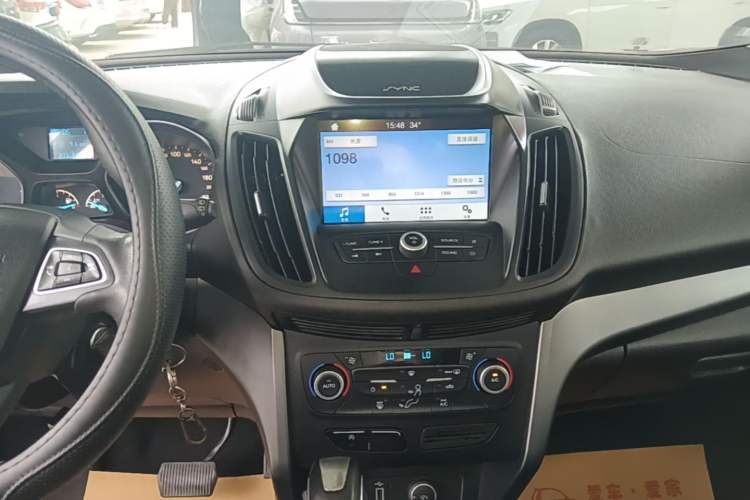 Used Ford Kuga 2019 EcoBoost 180 Two-Wheel-Drive Platinum Edition China VI Standard Audio And AC Panel