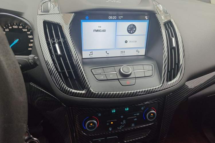 Used Ford Kuga 2019 EcoBoost 180 Two-Wheel-Drive Platinum Edition China VI Standard Audio And AC Panel