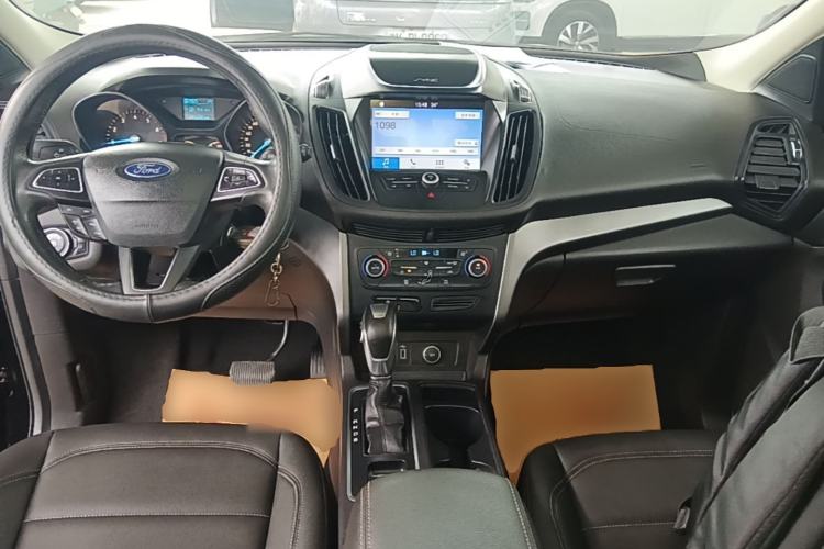Used Ford Kuga 2019 EcoBoost 180 Two-Wheel-Drive Platinum Edition China VI Standard Center Console