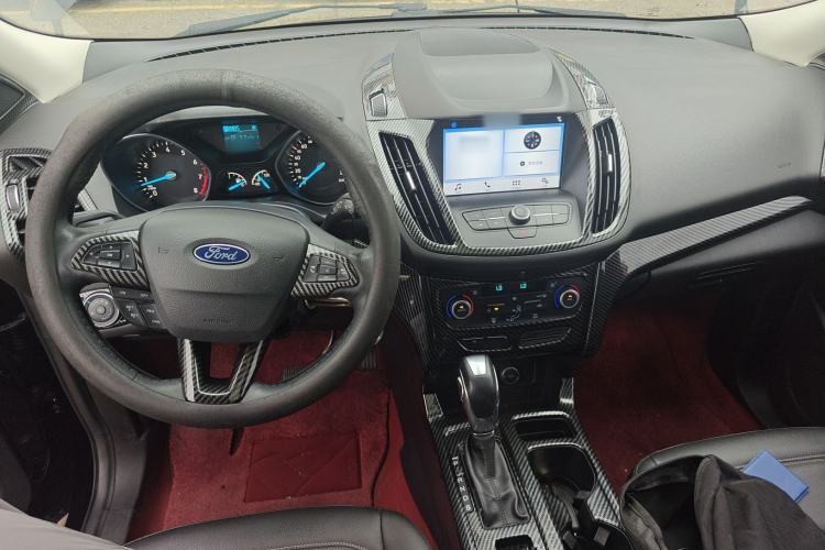 Used Ford Kuga 2019 EcoBoost 180 Two-Wheel-Drive Platinum Edition China VI Standard Center Console