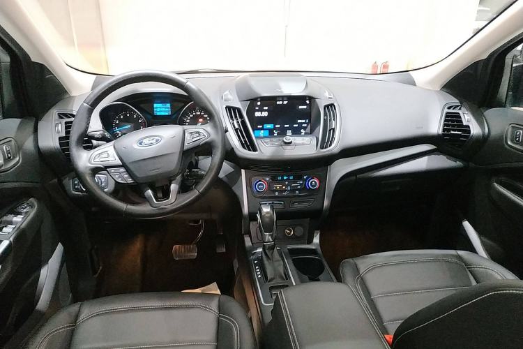 Used Ford Kuga 2019 EcoBoost 180 Two-Wheel-Drive Platinum Edition China VI Standard Center Console