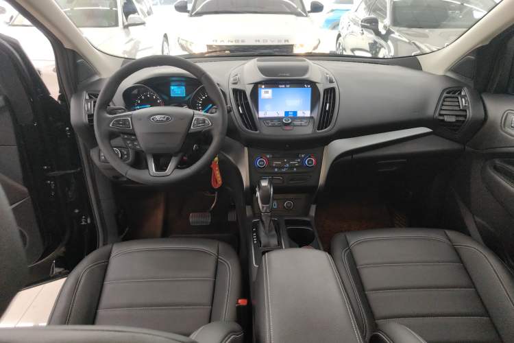 Used Ford Kuga 2019 EcoBoost 180 Two-Wheel-Drive Platinum Edition China VI Standard Center Console