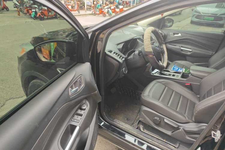 Used Ford Kuga 2019 EcoBoost 180 Two-Wheel-Drive Platinum Edition China VI Standard Driver Seat