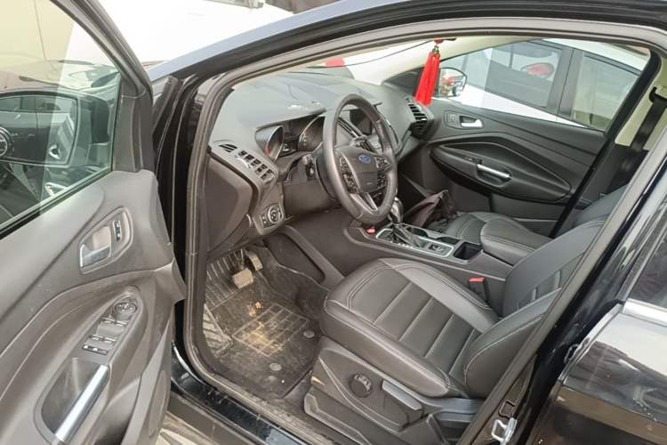 Used Ford Kuga 2019 EcoBoost 180 Two-Wheel-Drive Platinum Edition China VI Standard Driver Seat